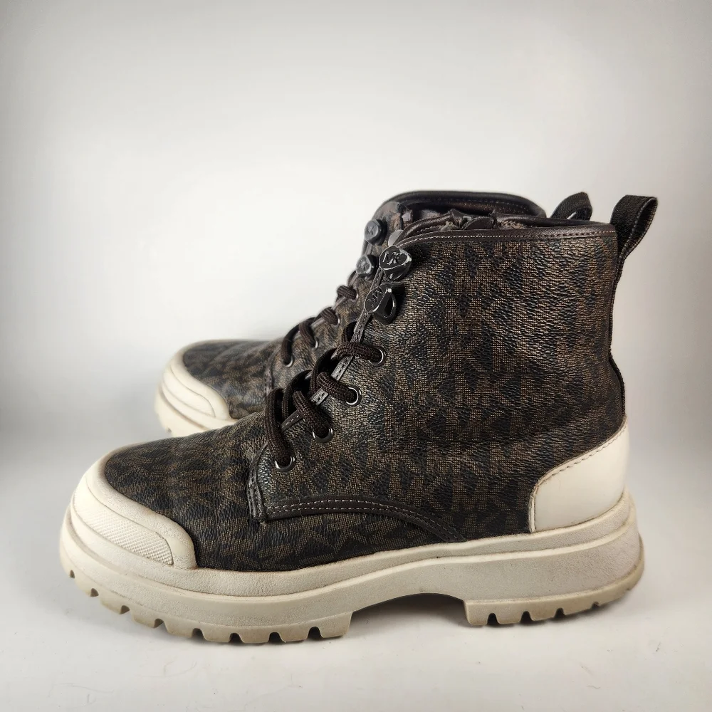 MICHAEL KORS Girls Payton Boot Size 2 Brown Lug Sole Signature Logo Textile - Picture 4 of 13
